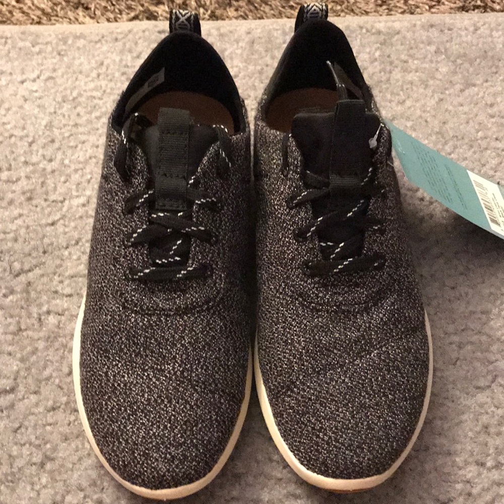 Toms